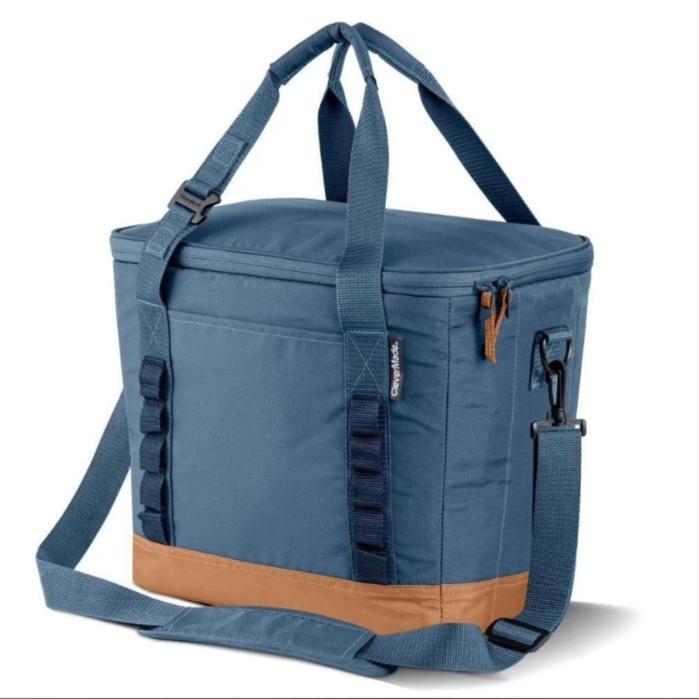 NWT Clevermade collapsible cooler bag 30 cans Blue. No offerd